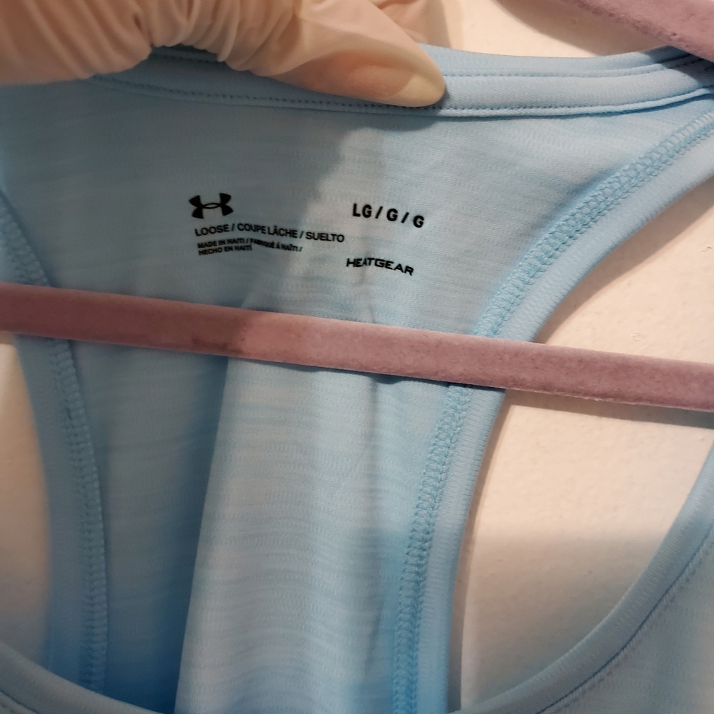 Nwt under Armour tank top. - Picture 4 of 4